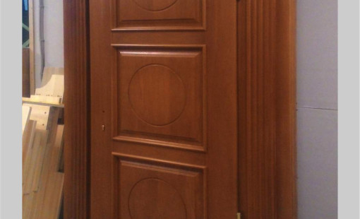 Заказать входные двери из массива в Вологде